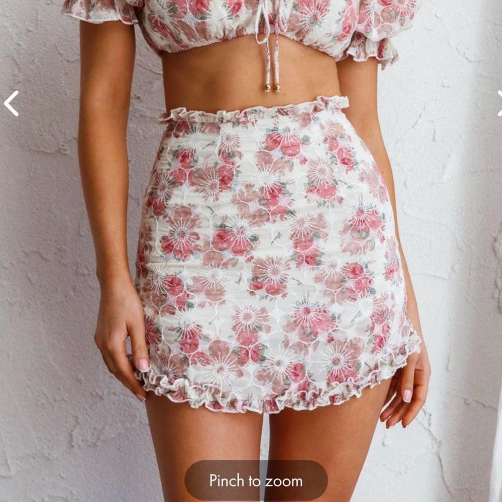 SELFIE LESLIE April Flowers Frill Mini Skirt
